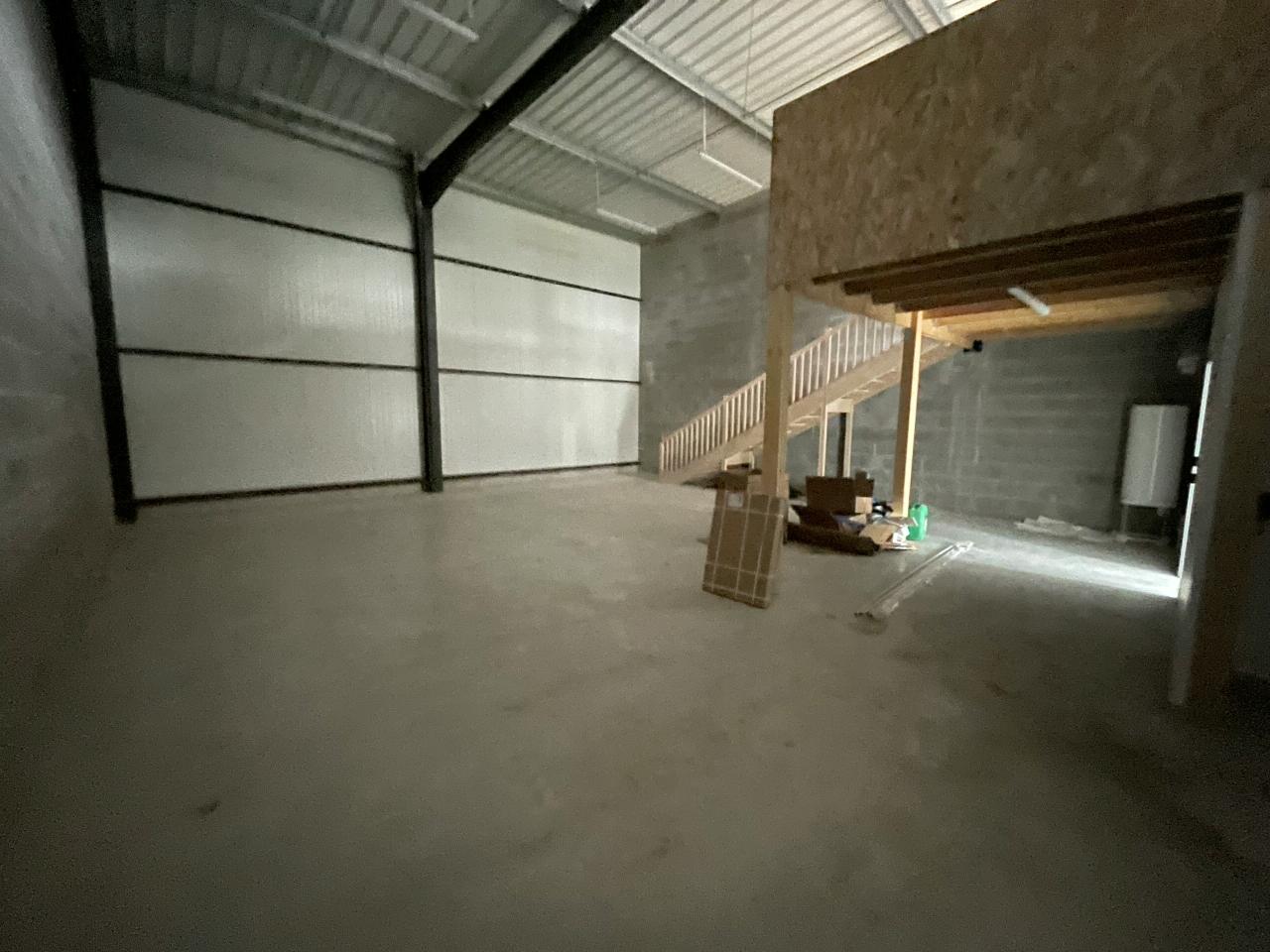 Local d'activité Châteaubourg 188m² Location local d'activité Châteaubourg Ille-et-Vilaine OLACT2425186 8